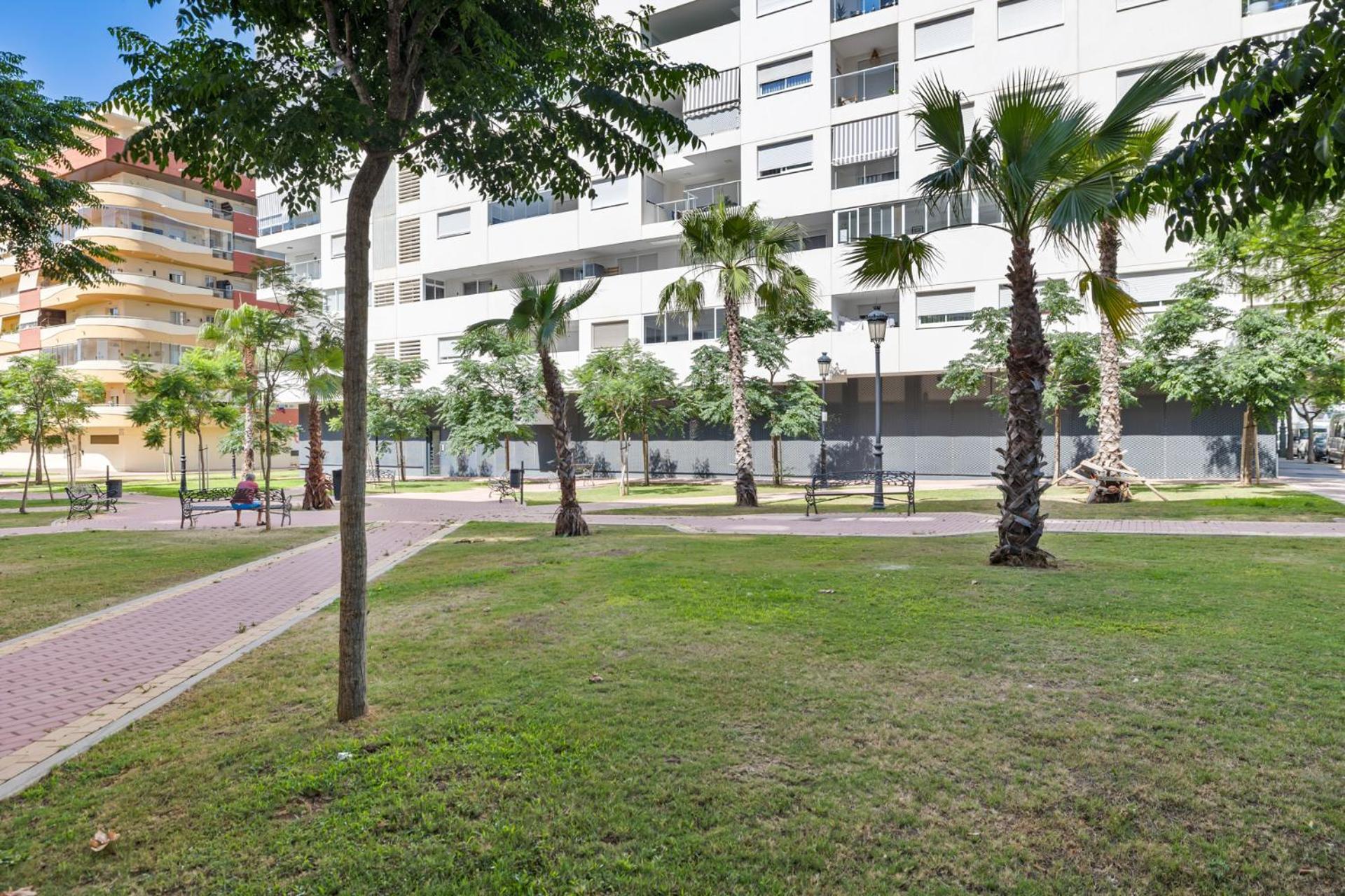 Luxury New Apartment City Center Estepona - Private Parking Buitenkant foto